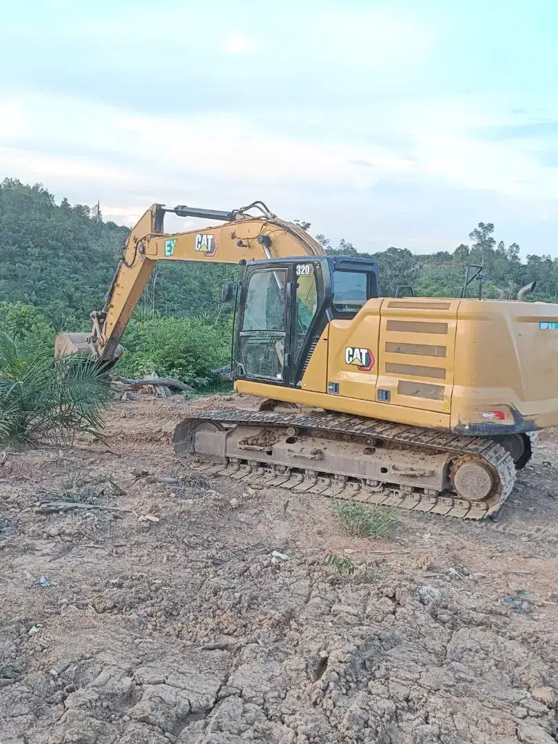 Excavator CAT 320NG 2021 HM8000an 
di Samarinda