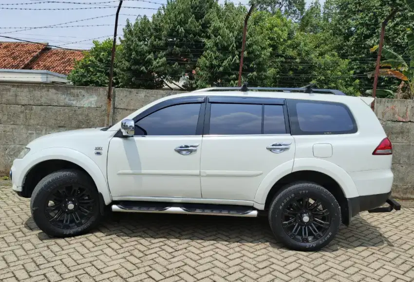 Jual Mobil Pajero Sport 2.5 Dakar Tahun 2014. Warna Putih