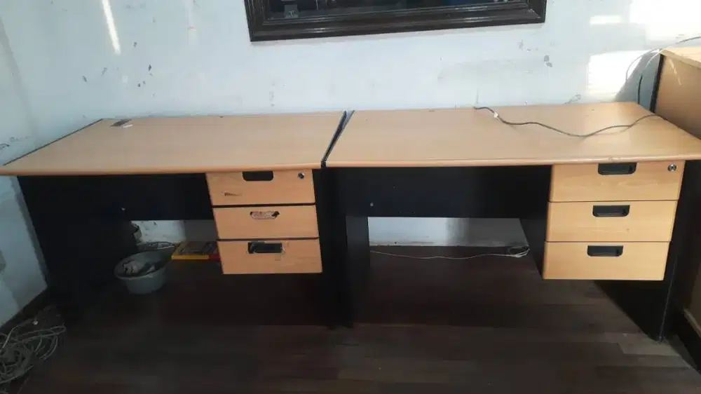 Meja Kantor / Meja Belajar