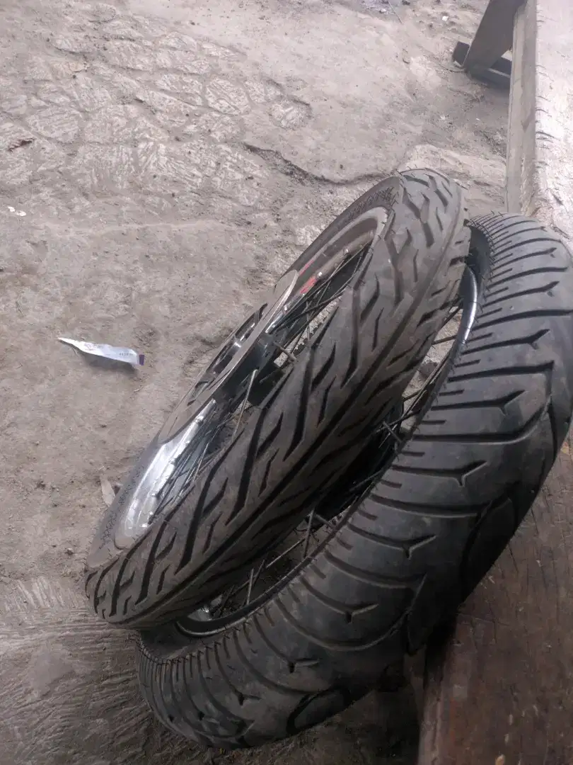 Velg r17 bekas rx-king + ban