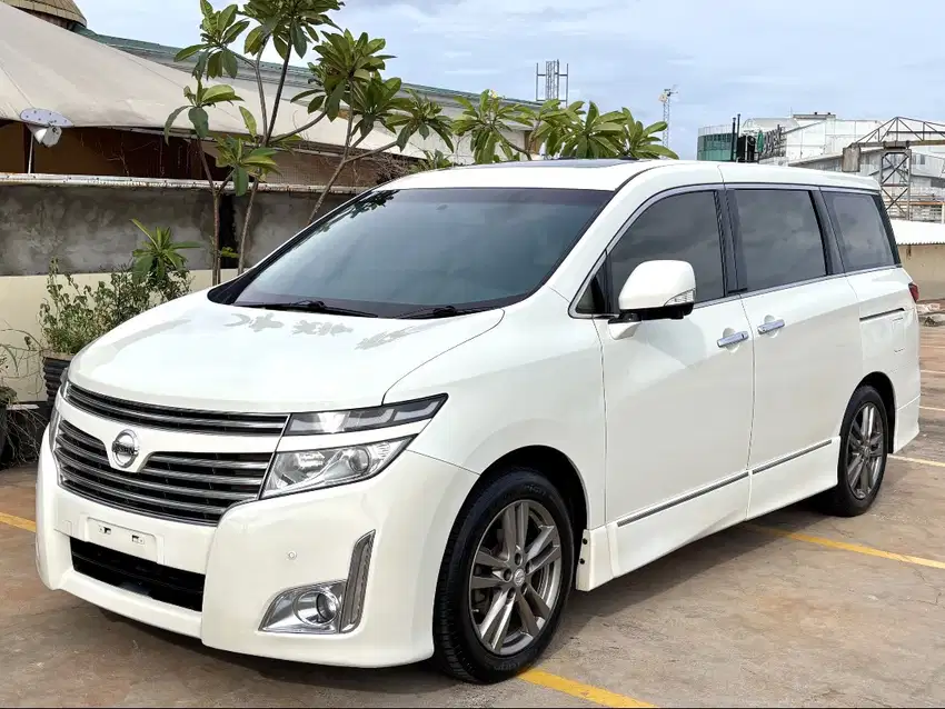 Nissan Elgrand 2.5 HWS 2013 Putih Mulus