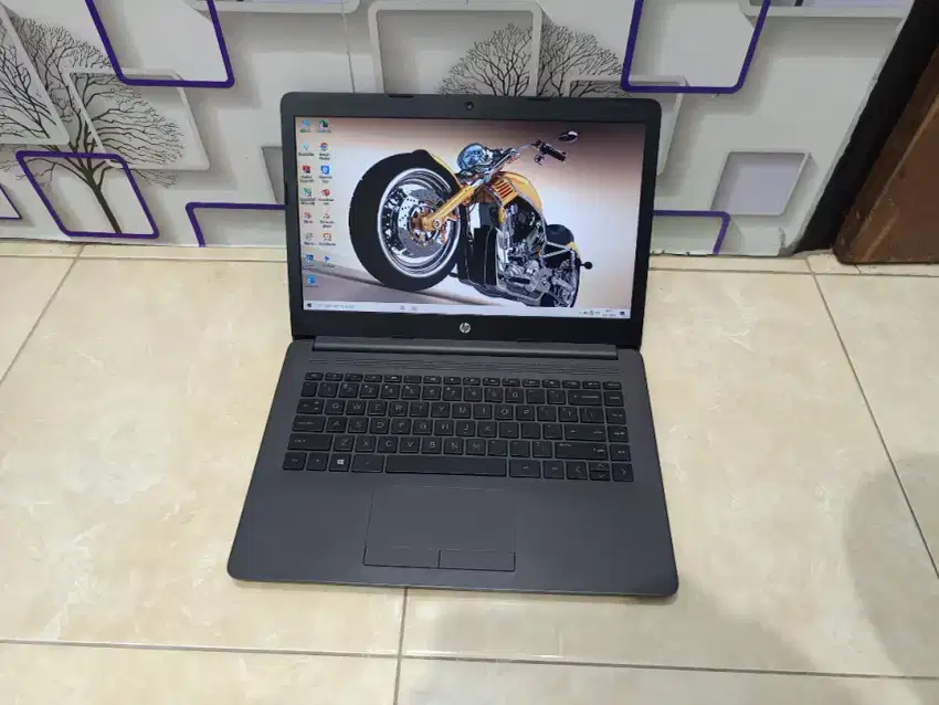 Laptop HP G7 core i5-8265U dg ram 8gb,ssd 256gb mantap