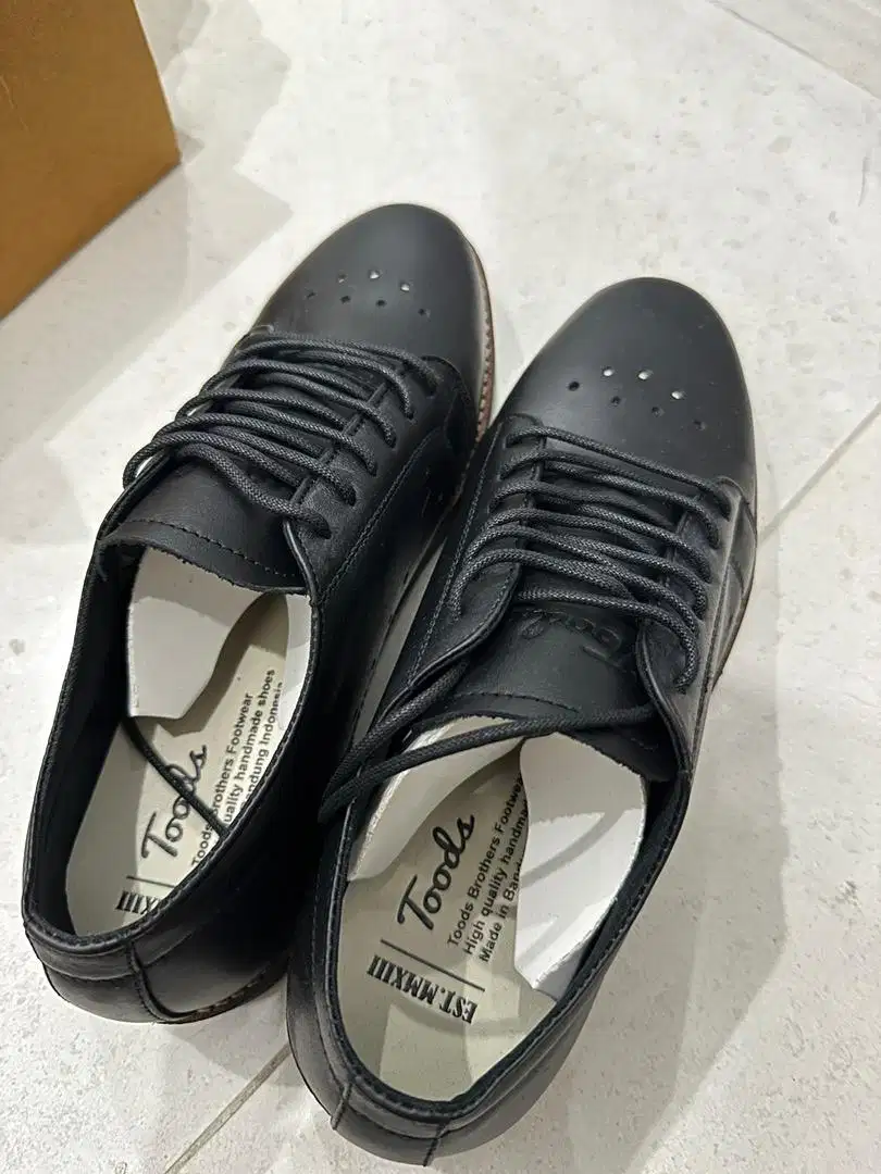 Sepatu Pria Foods Footwear Kulit Asli Alpine Baru Size 40 Hitam