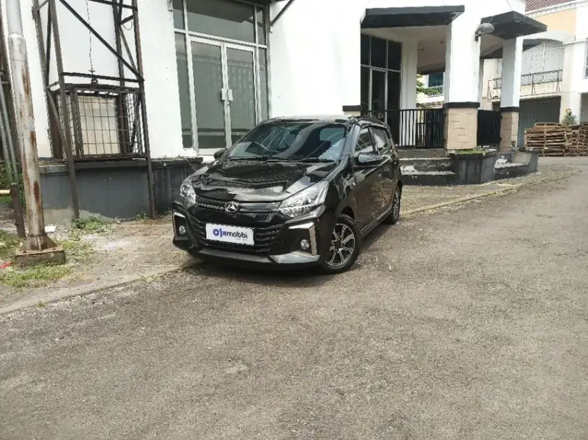 Like New - DAIHATSU AYLA 1.2 R BENSIN M/T 2022 HITAM