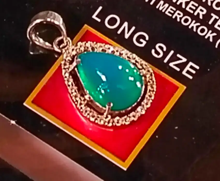 Bacan Majiko Giwang HQ Liontin Perak