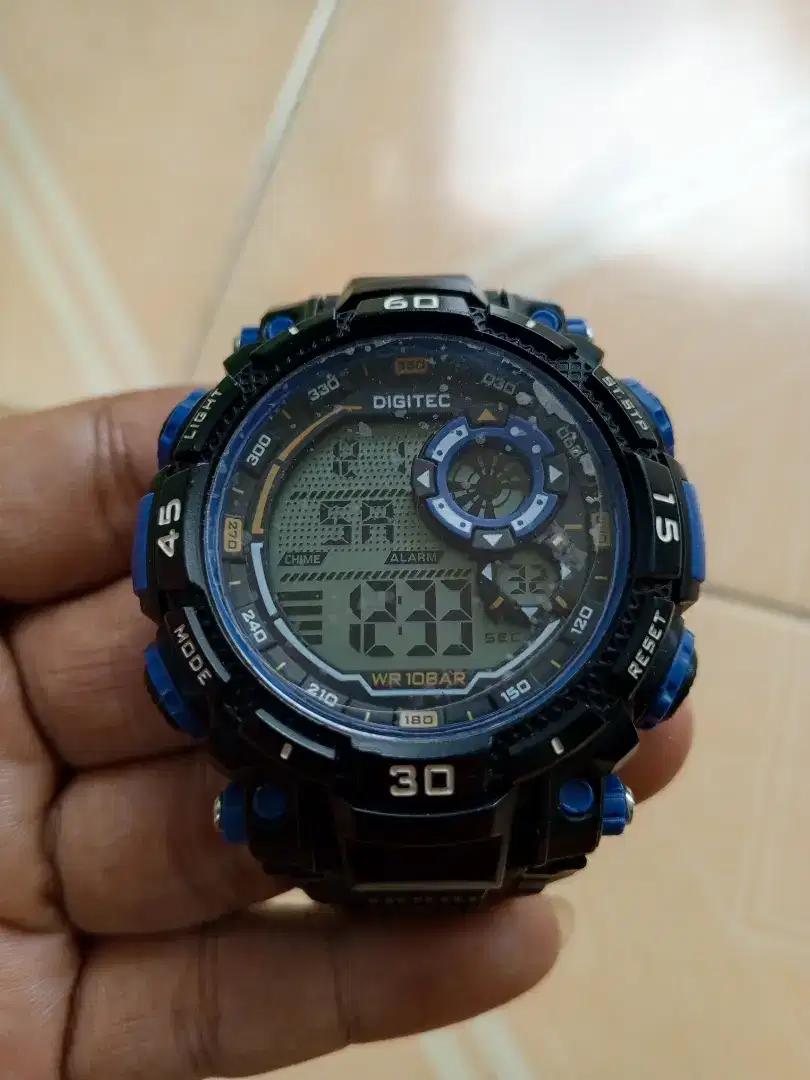 Jam tangan Digitec