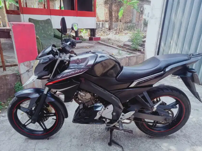 DIJUAL CEPAT URGENT YAMAHA VIXION INJEKSI 2013 SURAT LENGKAP