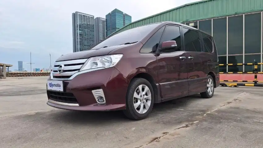 TDP 20Jt Nissan Serena 2.0 Highway Star Panoramic -AT 2013 Merah /