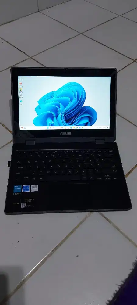 Laptop asus BR1100FK