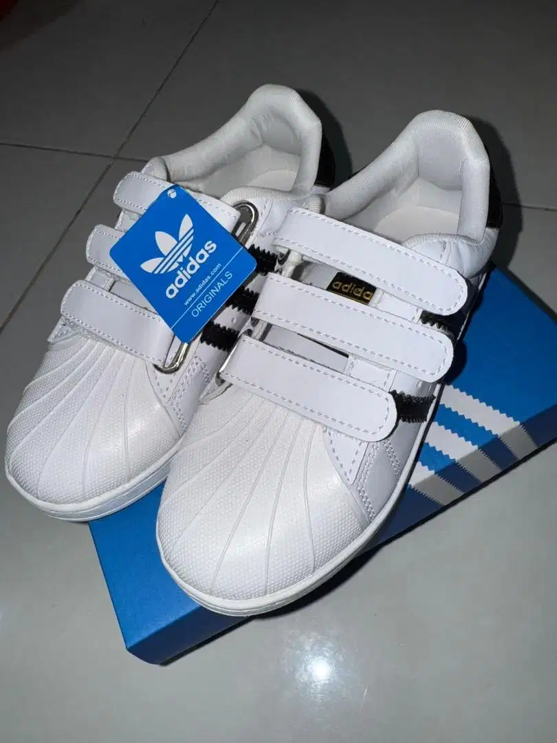 Sepatu adidas superstar anak