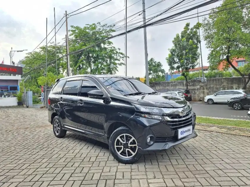 Daihatsu Xenia 1.5 R Deluxe Bensin-MT 2021 Hitam