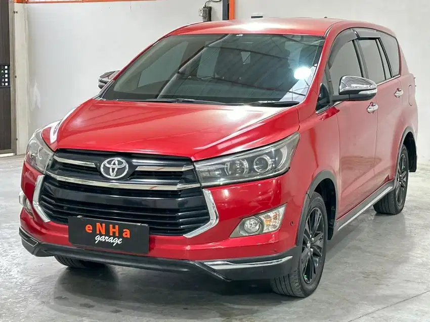 Langka.. Toyota INNOVA VENTURER 2.4 A/T 2017.. eNHa garage Semarang..