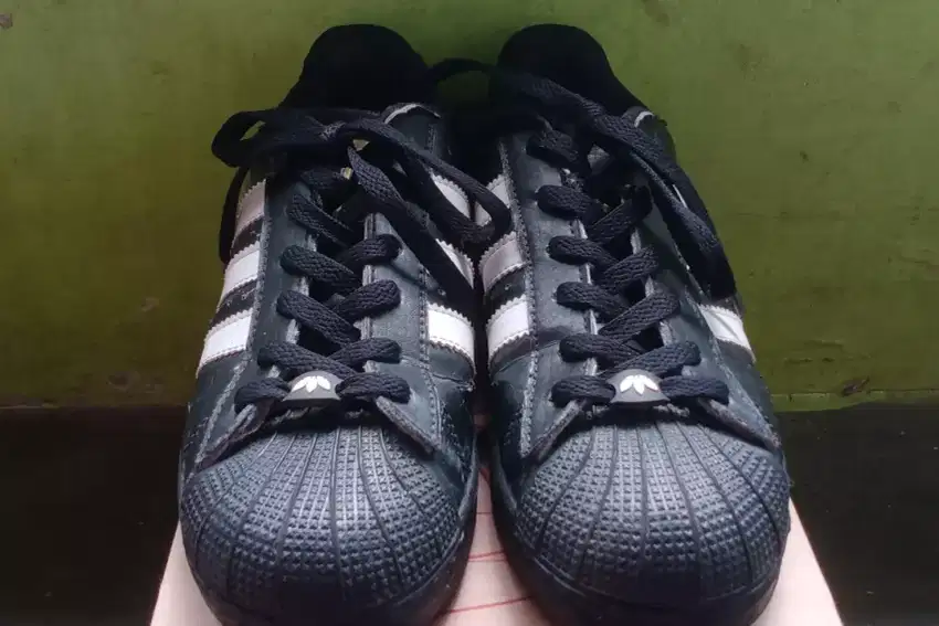 sepatu adidas superstar