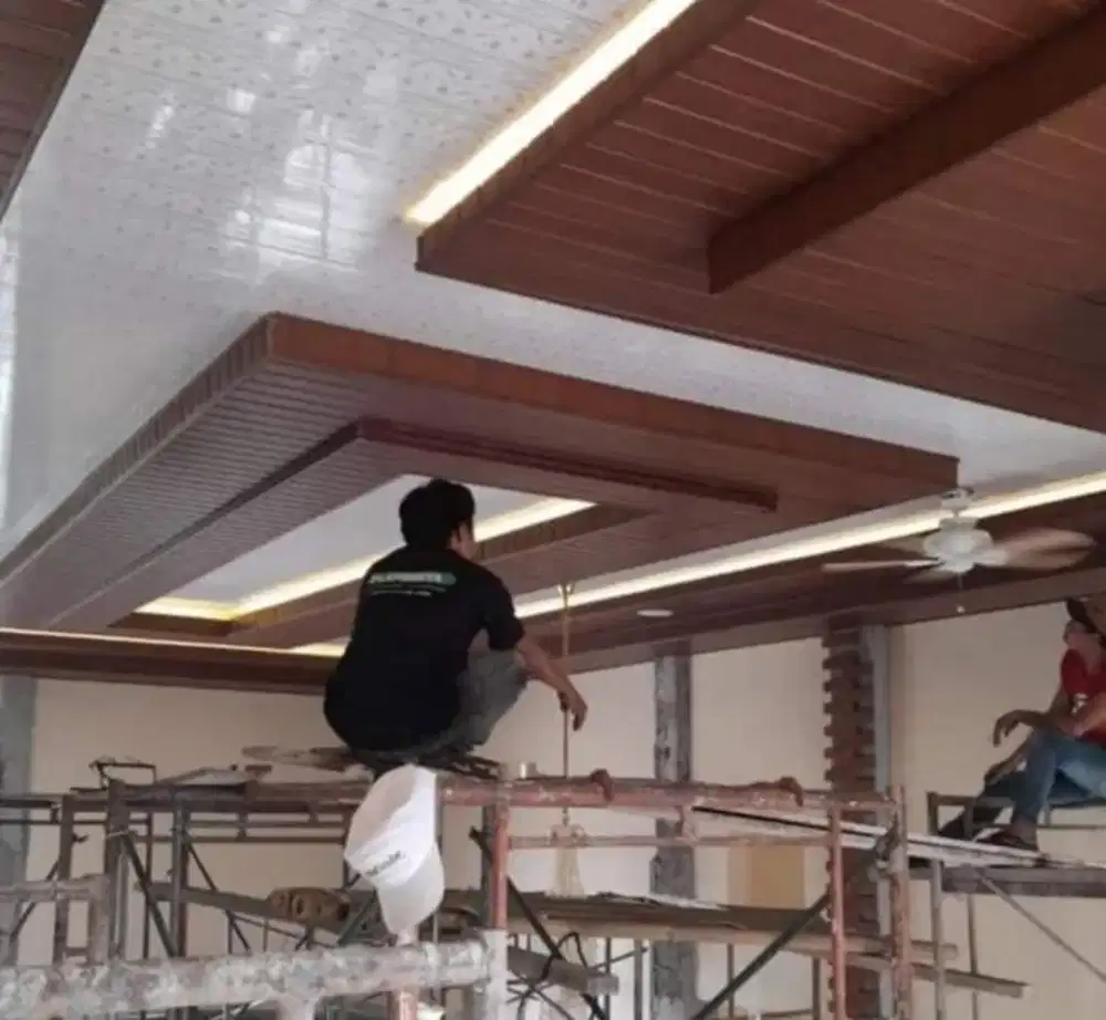 Plafon PVC mewah terpasang berikut bahan