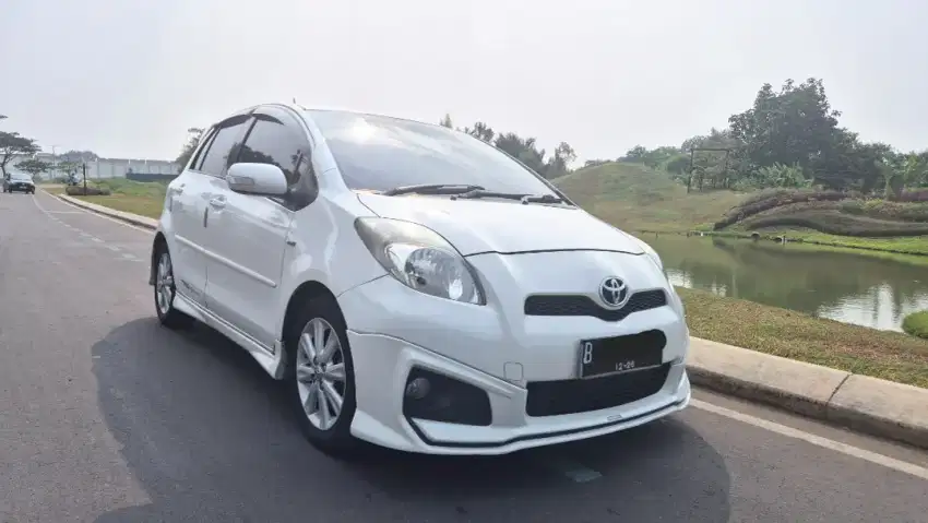 Toyota Yaris S TRD Sportivo AT 2013 putih