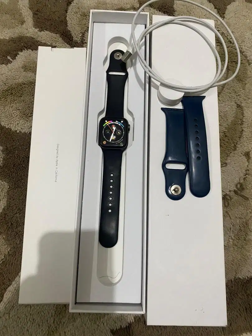 Apple watch series 4 size 40mm muluss