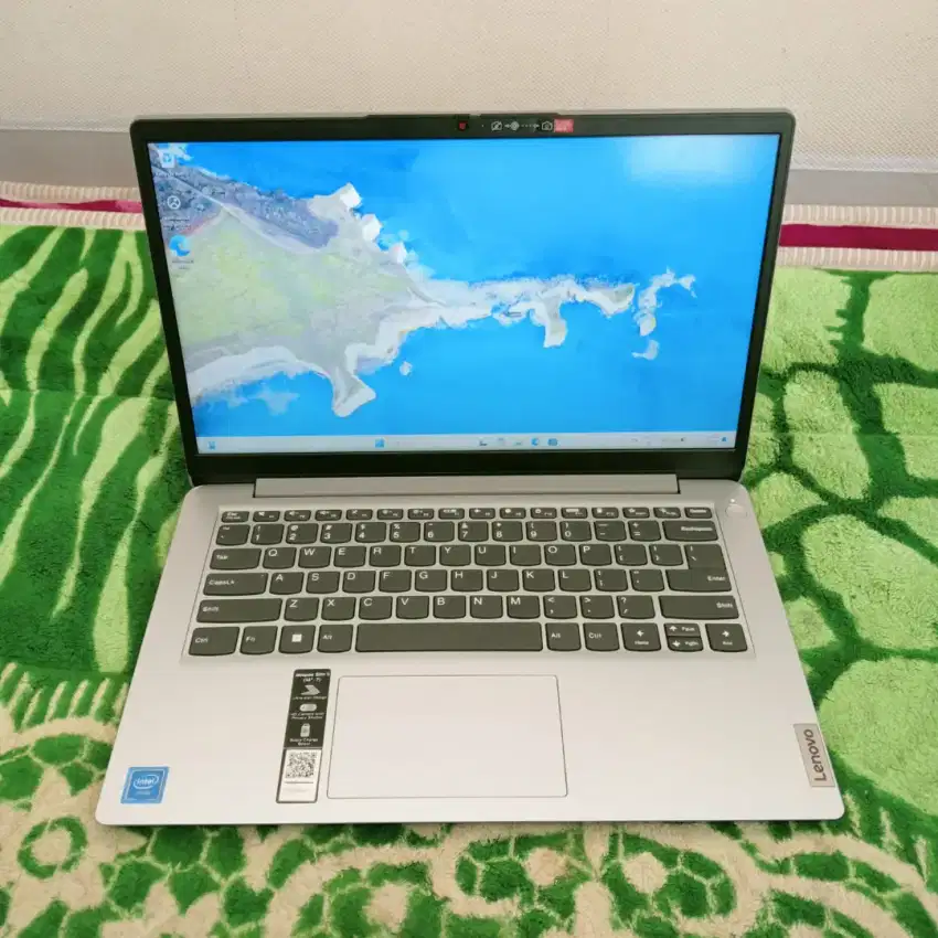 Laptop lenovo slim1 like neww