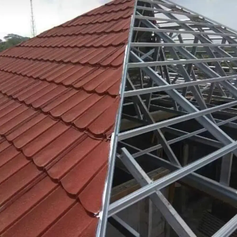 Bongkar pasang rangka atap bajaringan Genteng Metel Pasir