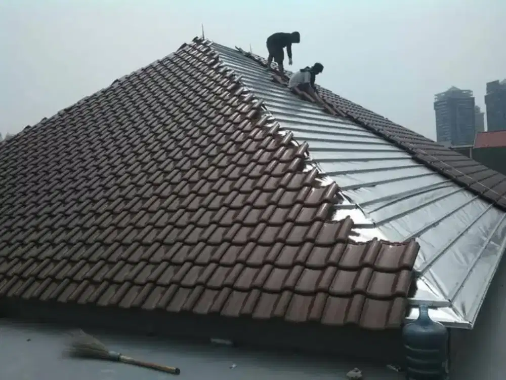 Bongkar pasang rangka Atap bajaringan genteng keramik