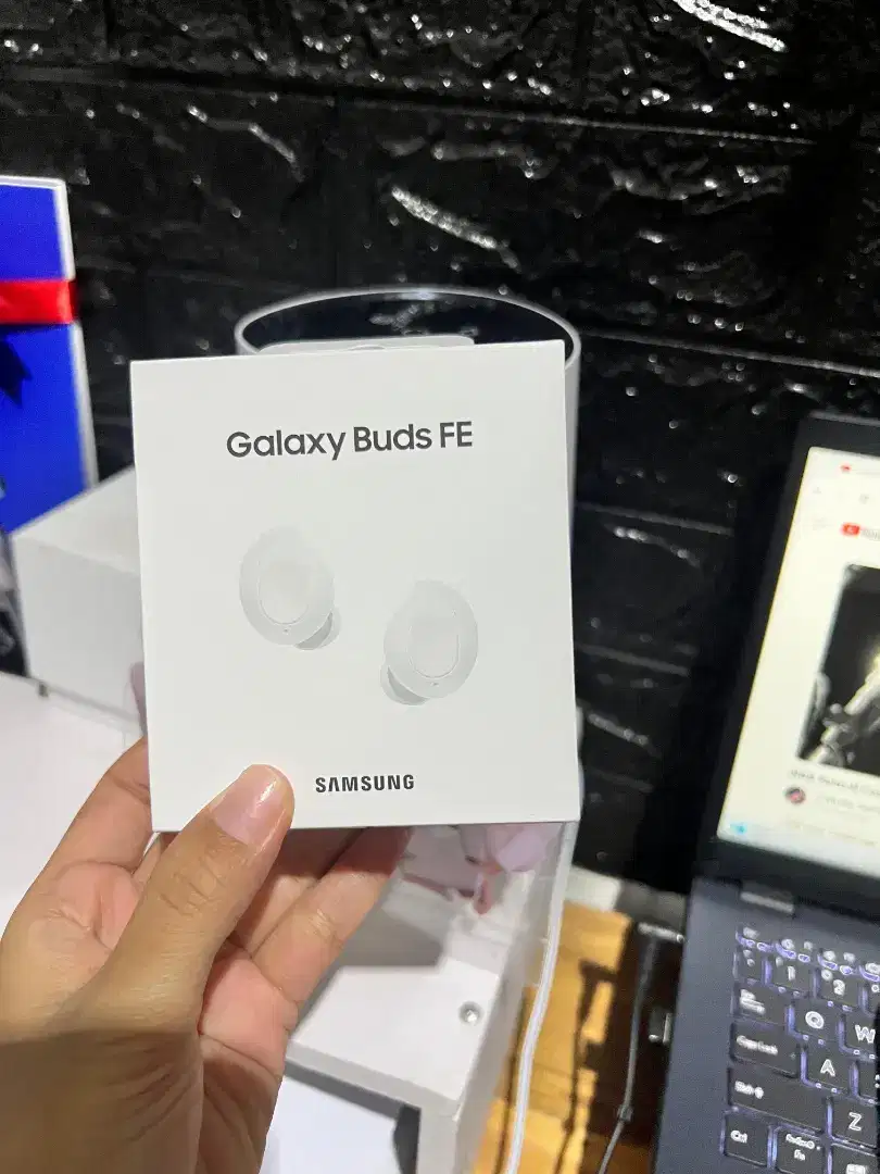 Ear buds fe galaxy