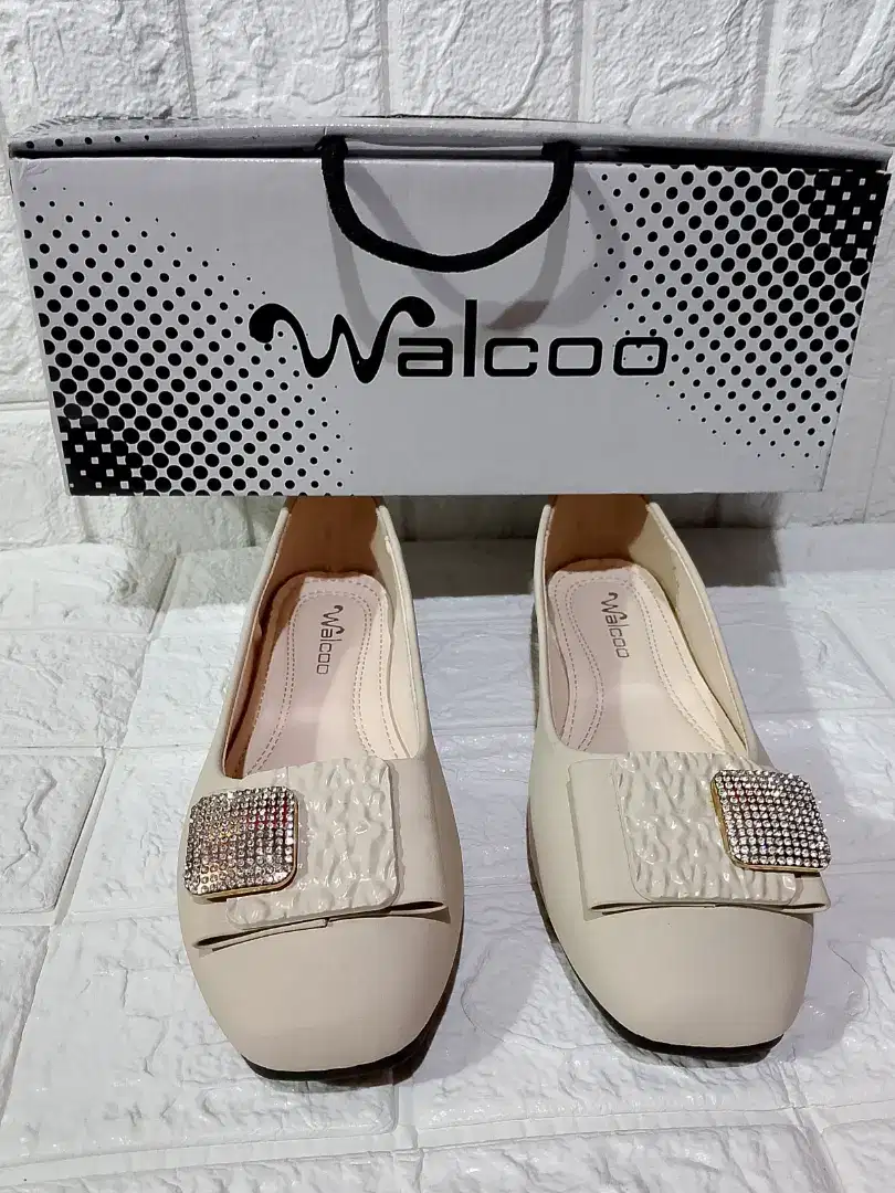 Sepatu wanita merk Walcoo