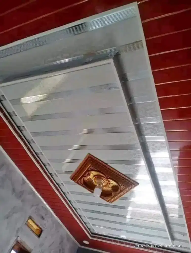 Plafon PVC mewah terpasang berikut bahan