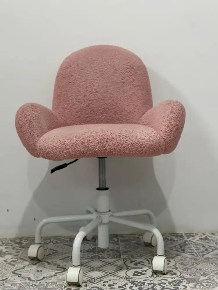 Kursi kerja siap pakai