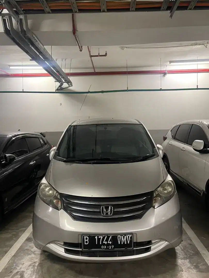 Jual &gt; Honda Freed, Pemakaian Sendiri, Mesin Masih Halus, Bebas Banjir