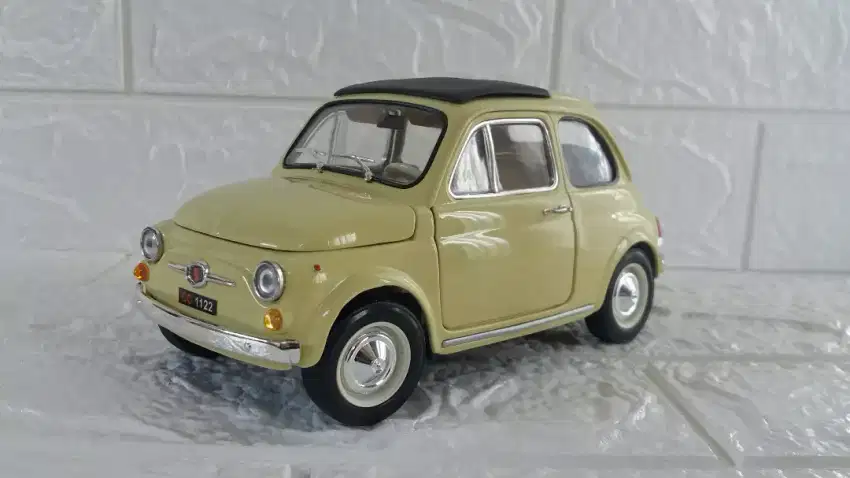 Diecast / Miniatur FIAT Nuova 500 F Cream skala 1:18