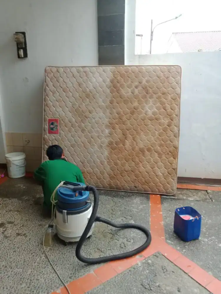 Jasa cuci kasur sepringbed bed sofa karpet dan lain lain