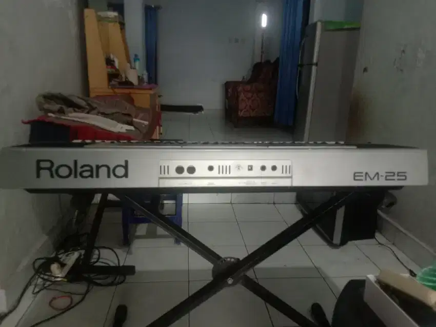 Di jual Keyboard Roland EM 25,semua tombol dan tuts berfungsi normal