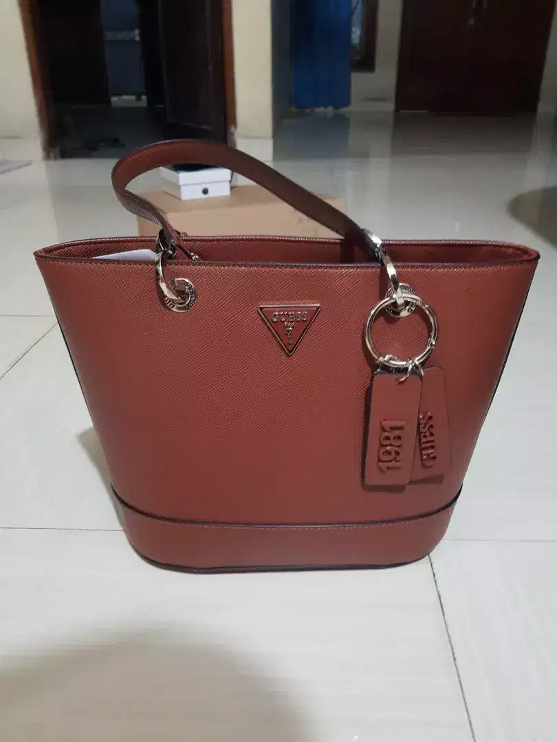 Tas shoulder bag  Guess Doose tote bag Limited Biff Baru