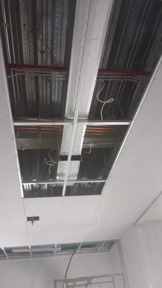 TUKANG PLAFON DAN PARTISI