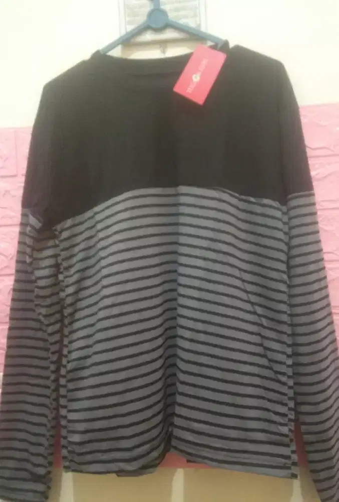 Kaos Wanita Preloved