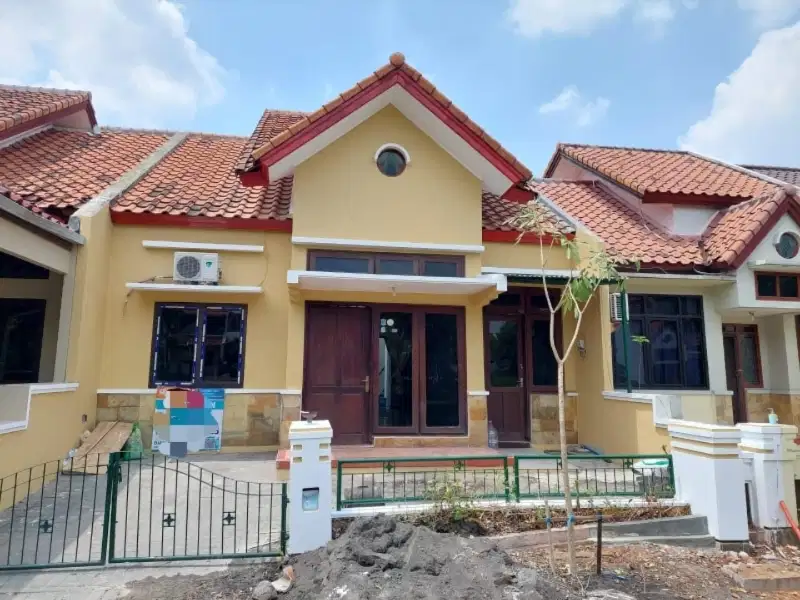 SEWA RUMAH CITRALAND UTAMA TAMAN GAPURA