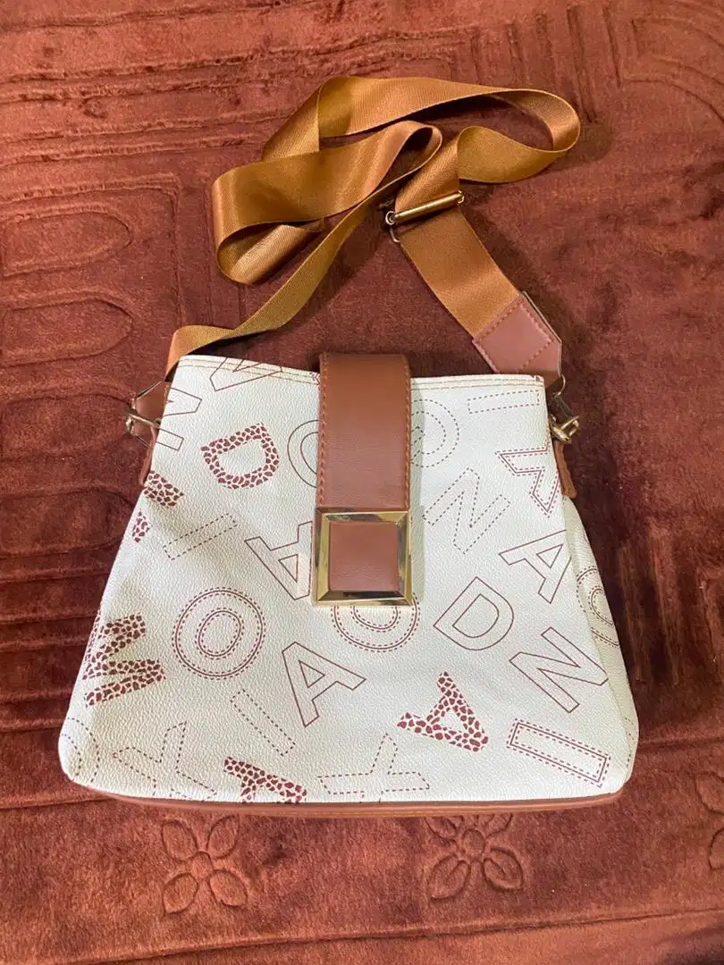 Preloved Tas Wanita masih bagus jarang dipakai✨