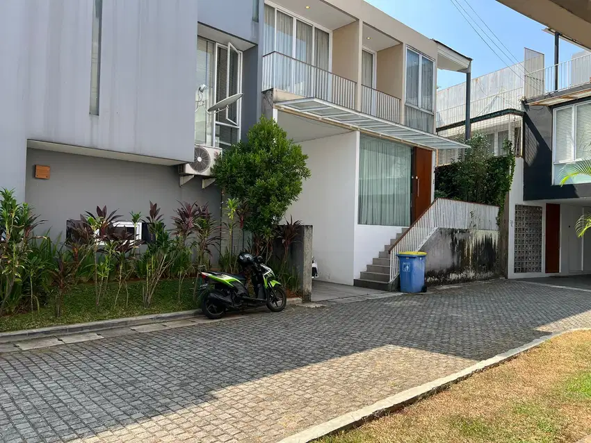 Rumah Dijual di Kemang Bungur Jakarta Selatan Full Furnish Lokasi ok