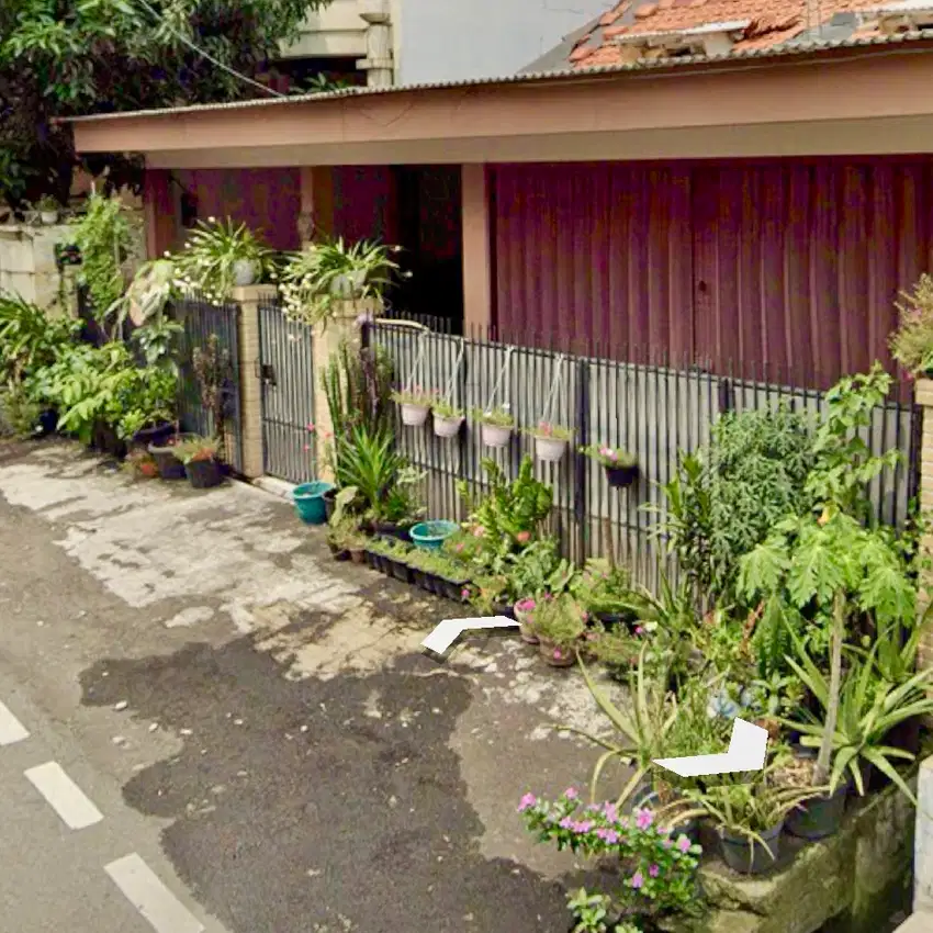 Rumah dicempaka putih jakarta pusat dekat taman solo