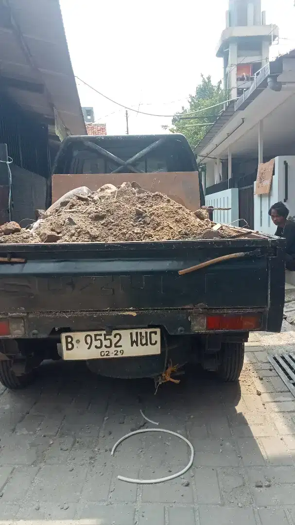 Jasa angkutan puing , barang pindahan , sampah