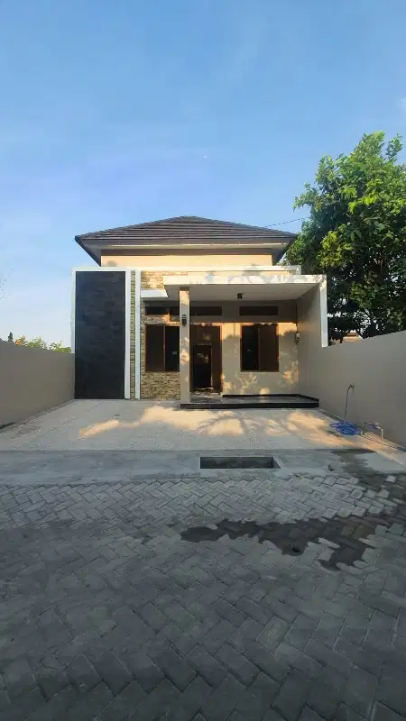 Rumah desain istimewa, spek mewah, akses mudah