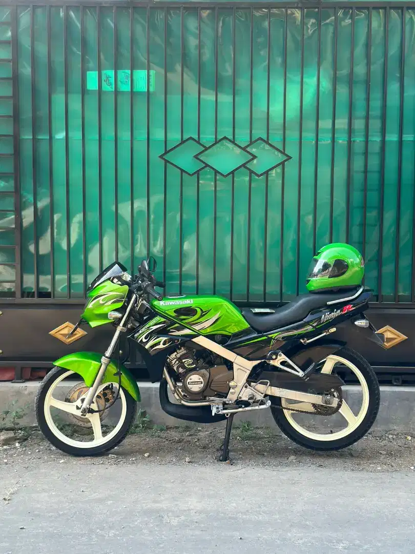 Dijual Ninja R 2012 surat lengkap, punya sendiri