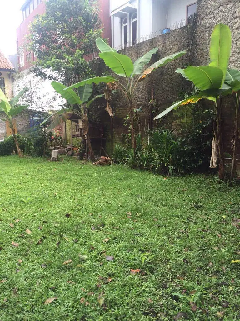 Rumah Lama Hitung Tanah di Cigadung Kota Bandung Dekat Kelurahan