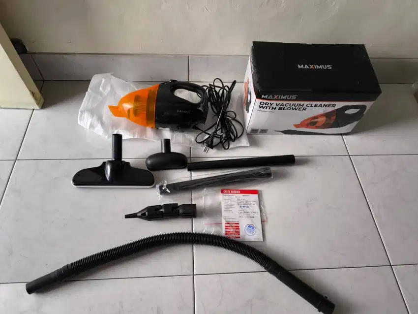 Penyedot Debu dengan Blower Maximus