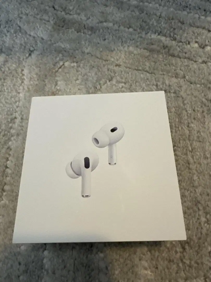 Apple Airpods Pro 2 with Active Noise Cancellation