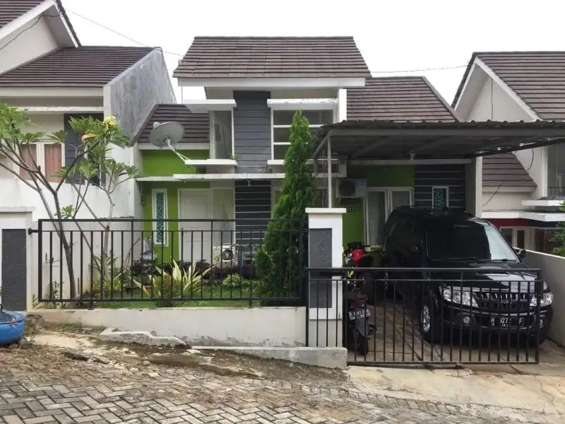 Rumah di Perum Griya Lestari Blok E Ngaliyan