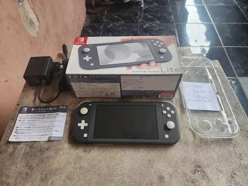 Nintendo Switch Lite Grey Fullset 35