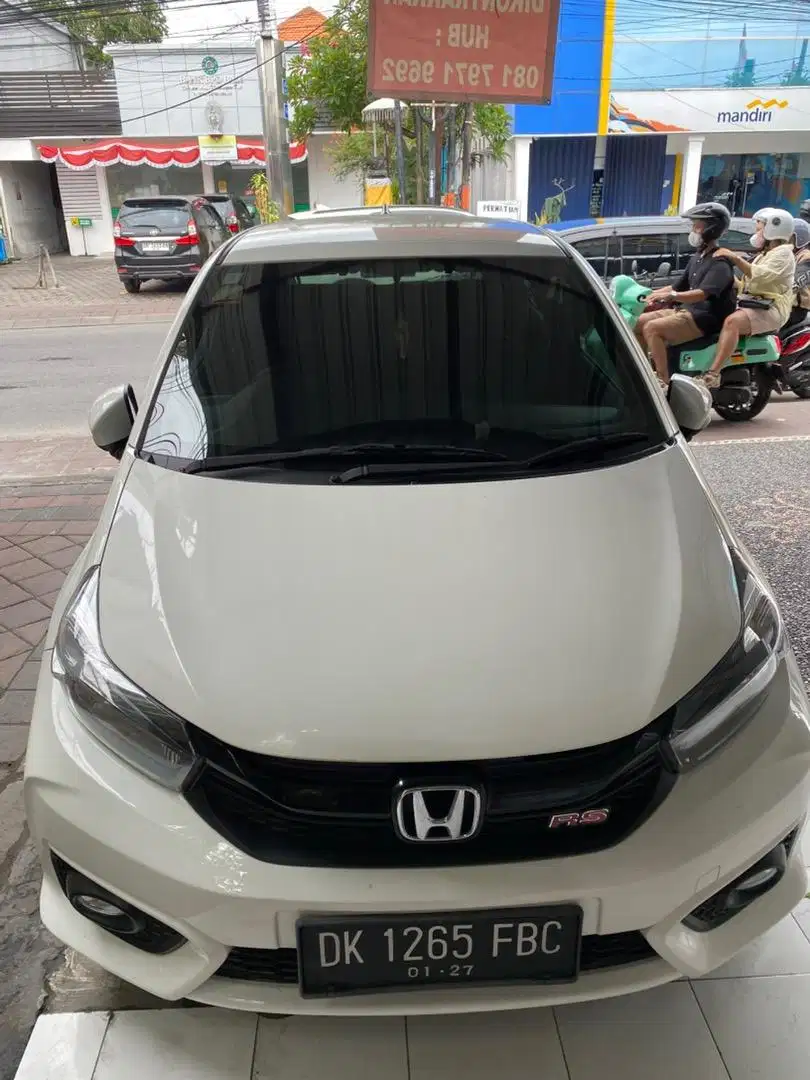 Dijual mobil Honda Brio RS Warna Putih Asli Bali