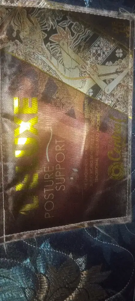 Dijual  2 Kasur Central deluxe kondisi masih bagus