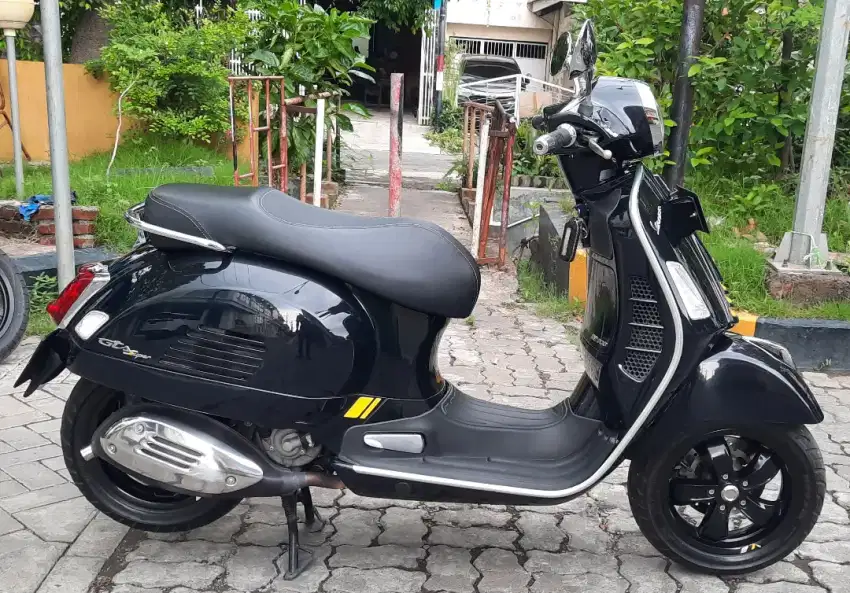 Piagio Vespa GTS 300 CBU