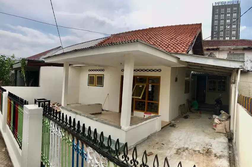 Rumah di tengah kota